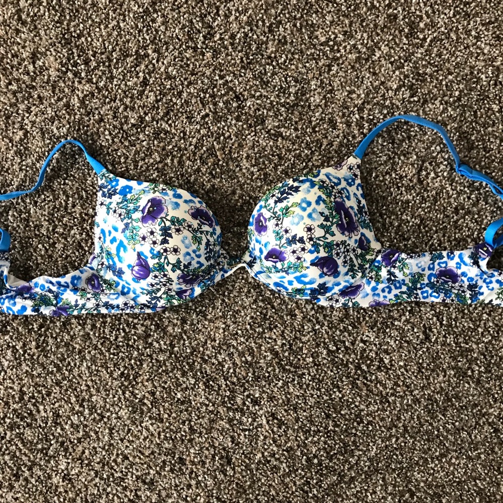 VS Push Up Bra ✨ BUNDLE 2 for $12